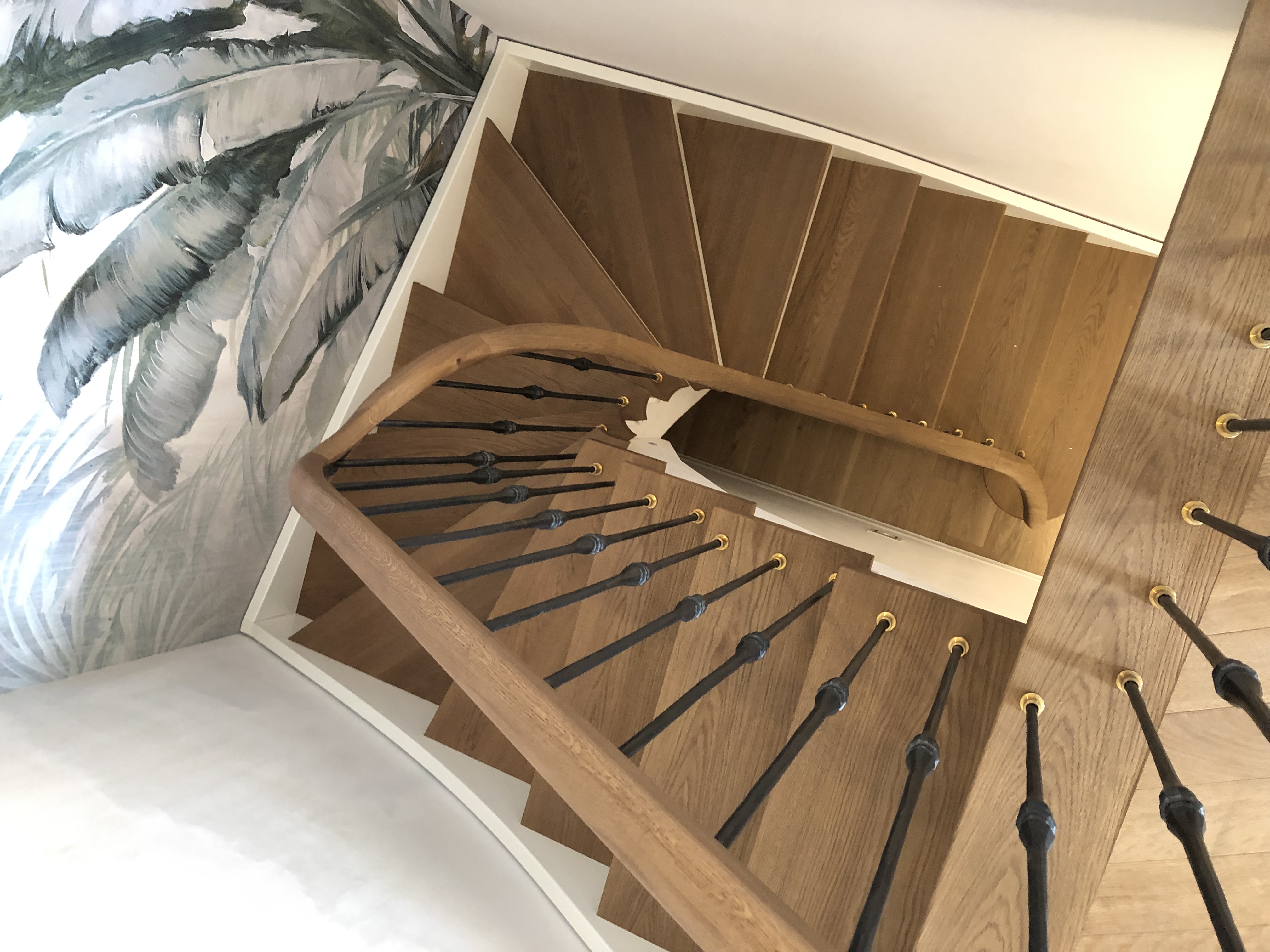 Scala frassino con ringhiera e corrimano realizzati a mano