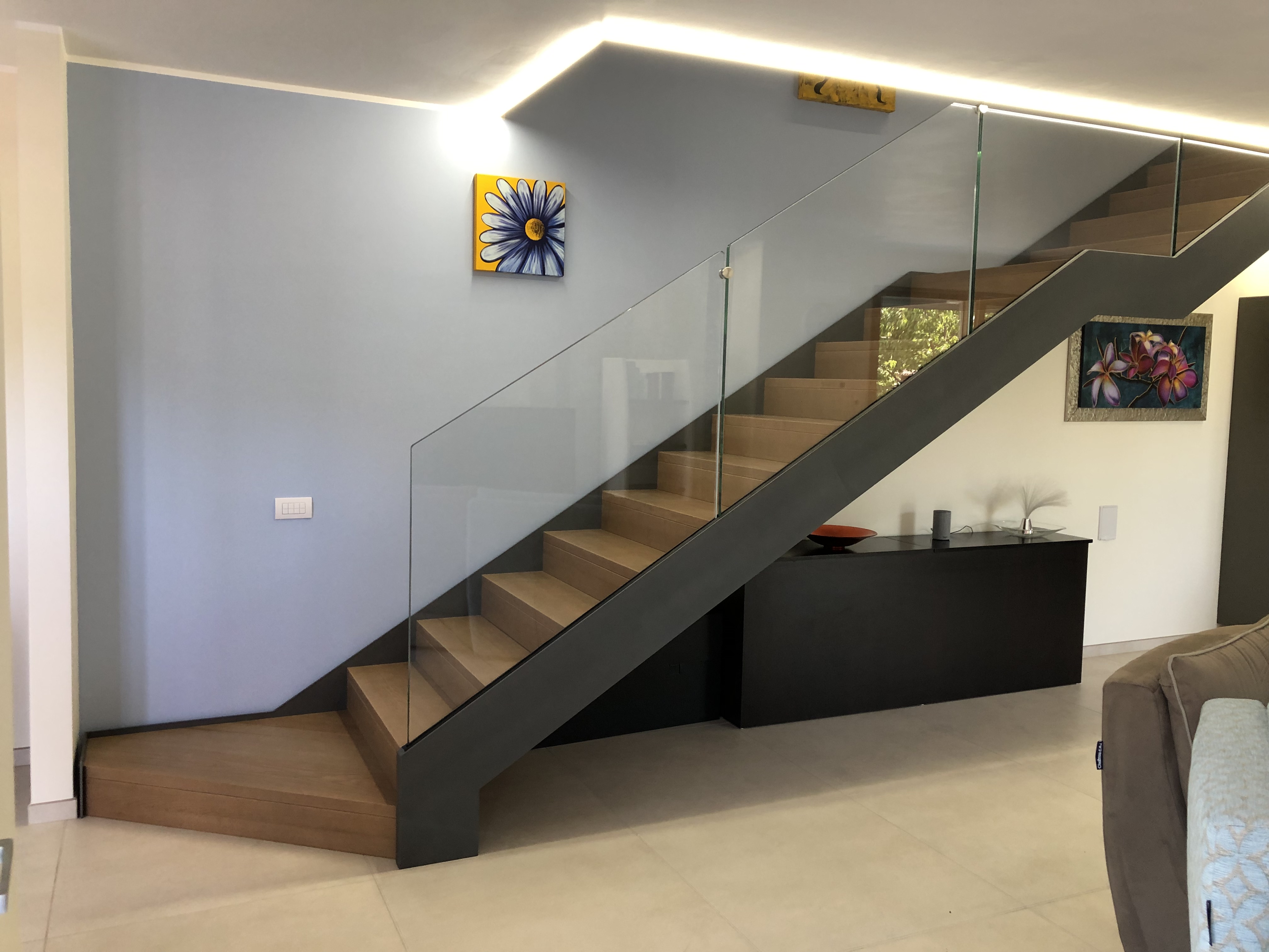 Scala Laser a fascia e ringhiera vetro