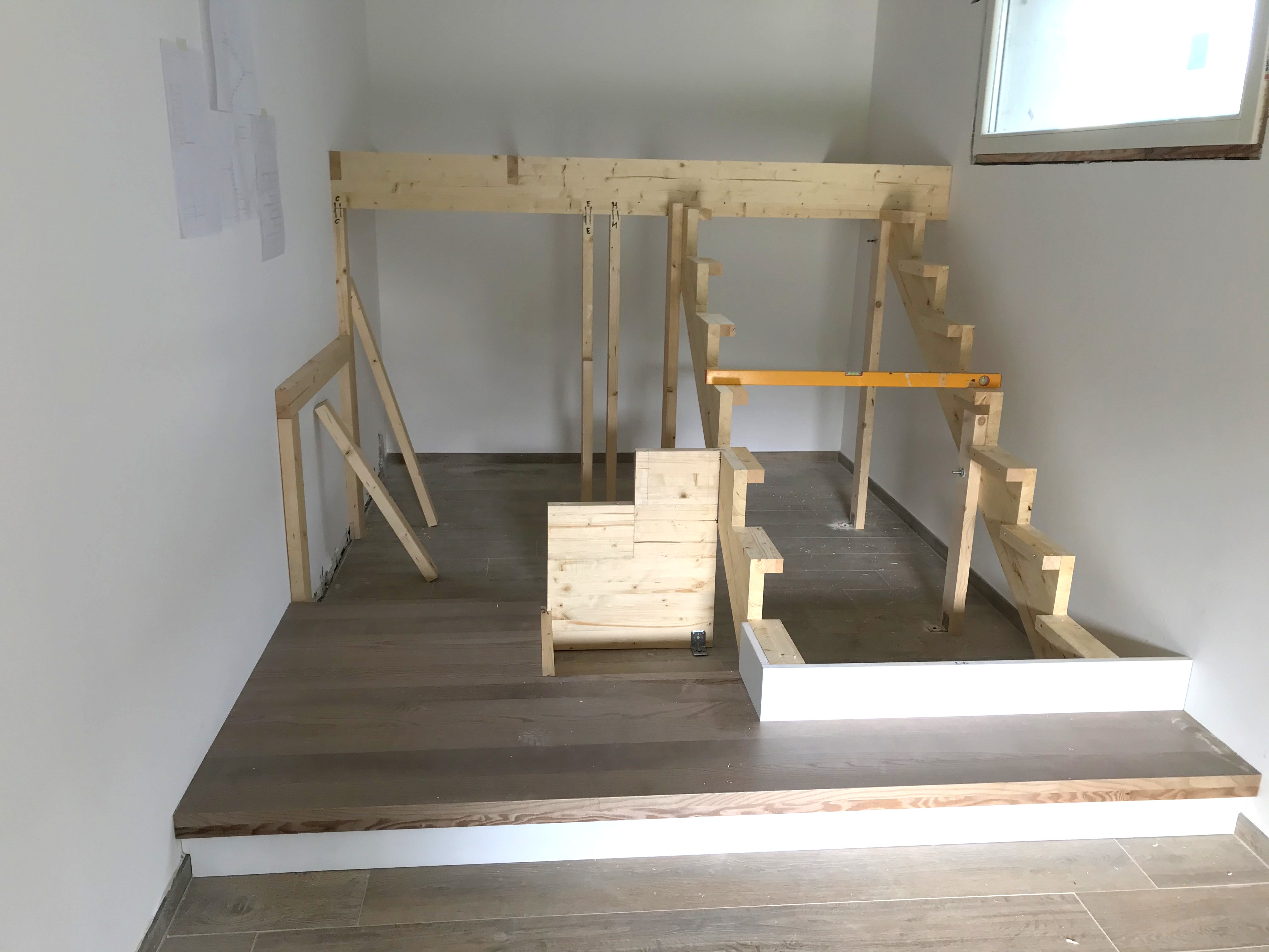 Scala realizzata a progetto in frassino (4)
