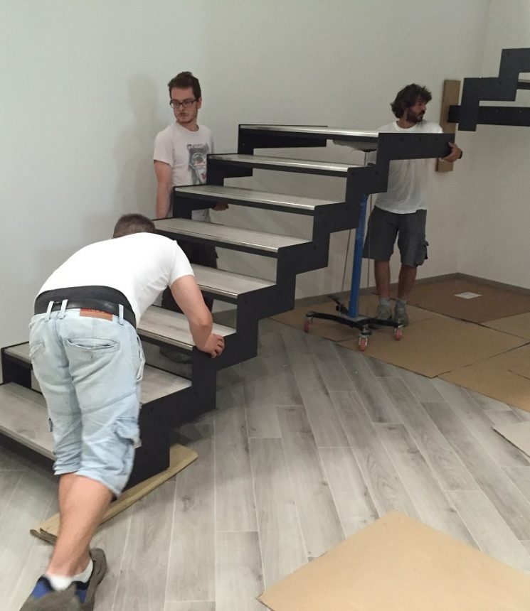 Scala Laser con gradini rivestiti in parquet 5