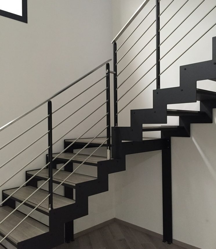 Scala Laser con gradini rivestiti in parquet 8
